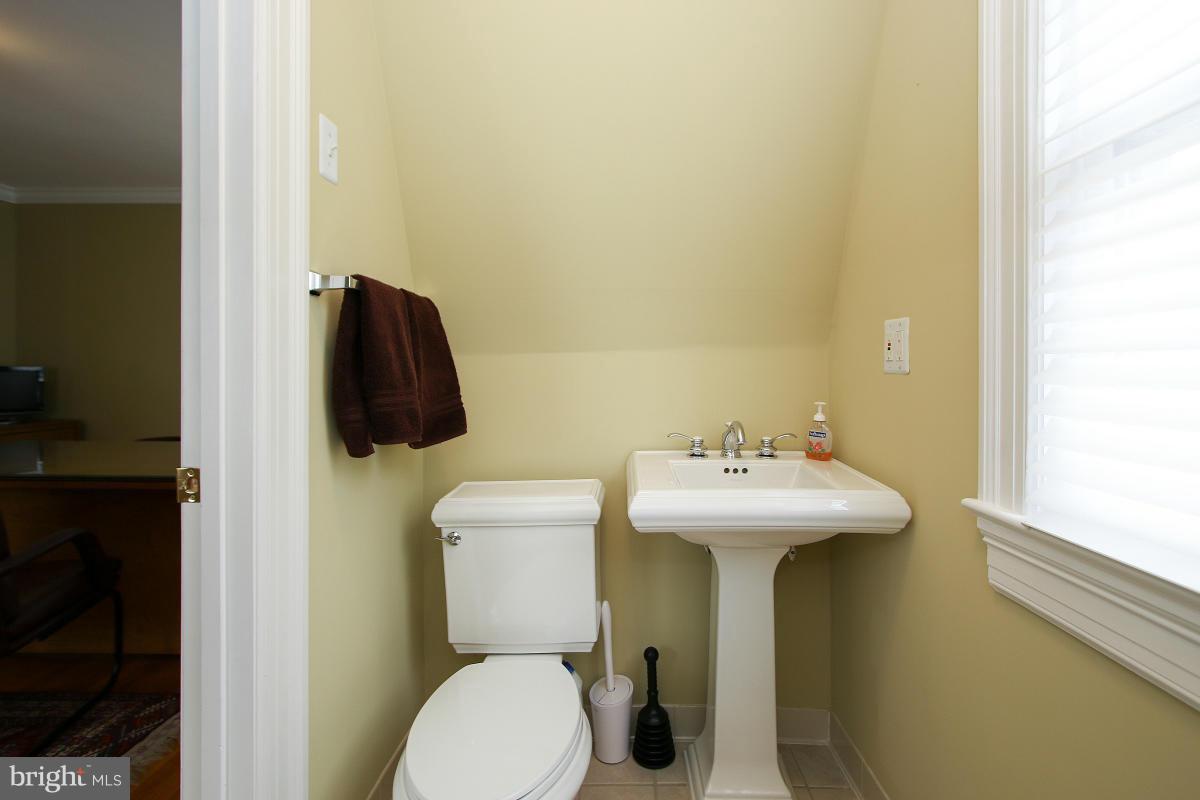 8012 Old Georgetown Road Bethesda, MD 20814 - Photo 15 of 30 Bath (Master)