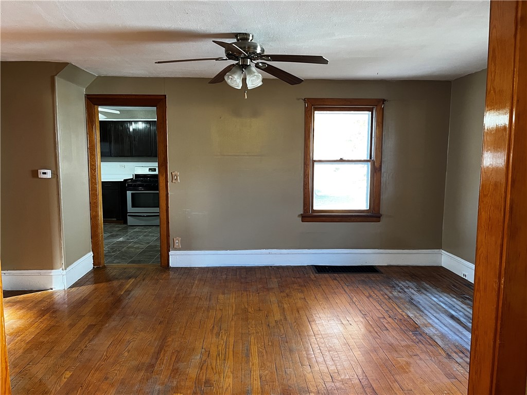 18 Spring Street Seneca Falls, NY 13148 - Photo 11 of 29