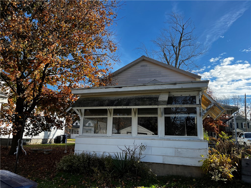 18 Spring Street Seneca Falls, NY 13148 - Photo 4 of 29