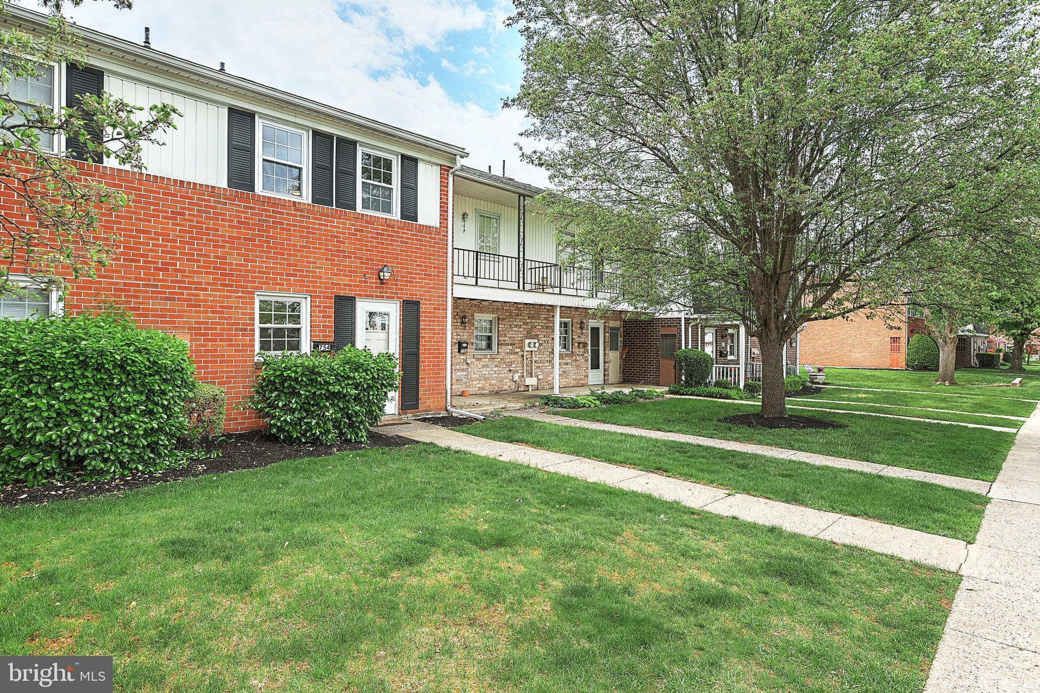 754 Colony Drive York, PA 17404 - Photo 2 of 24