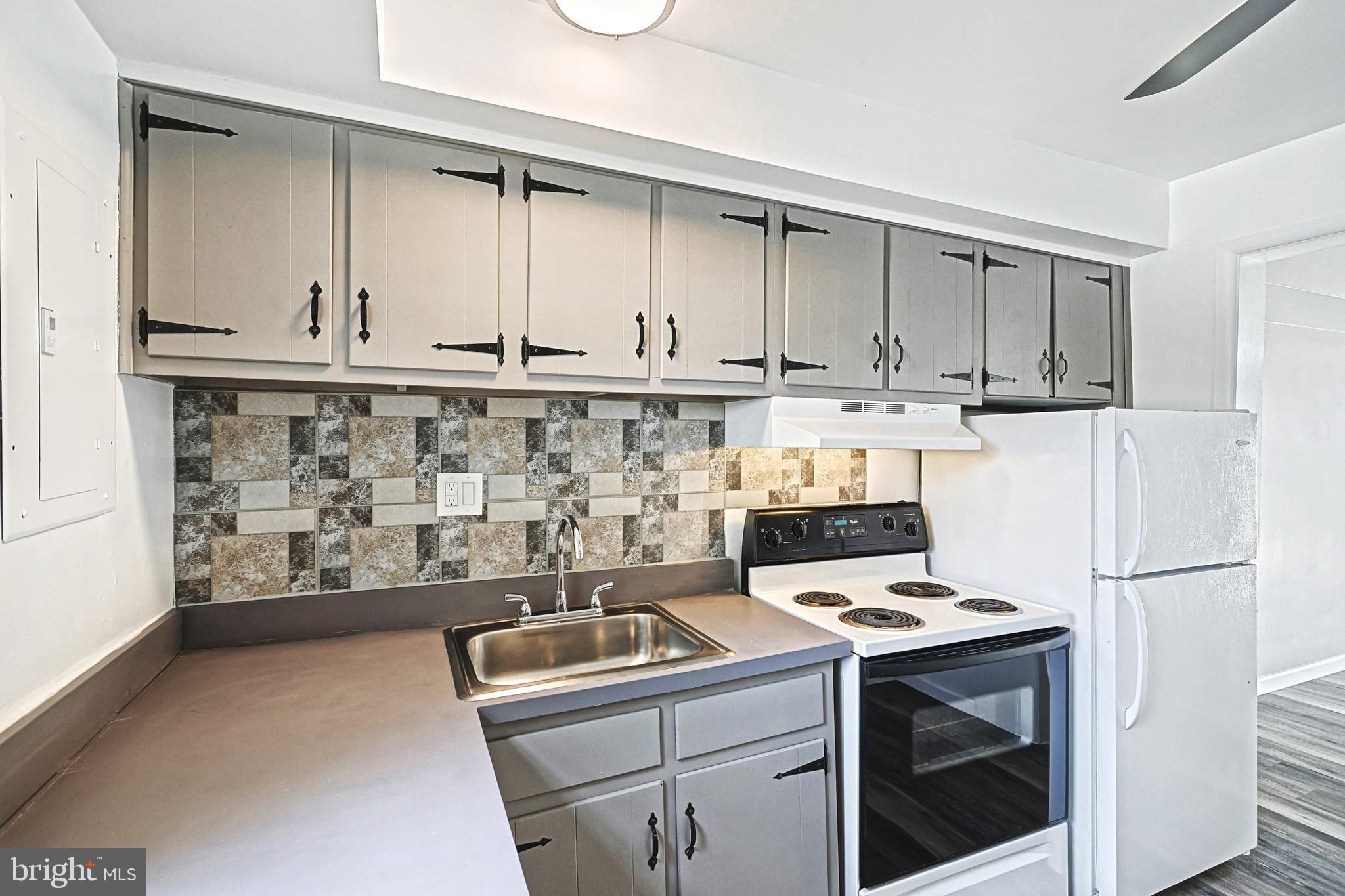 754 Colony Drive York, PA 17404 - Photo 9 of 24