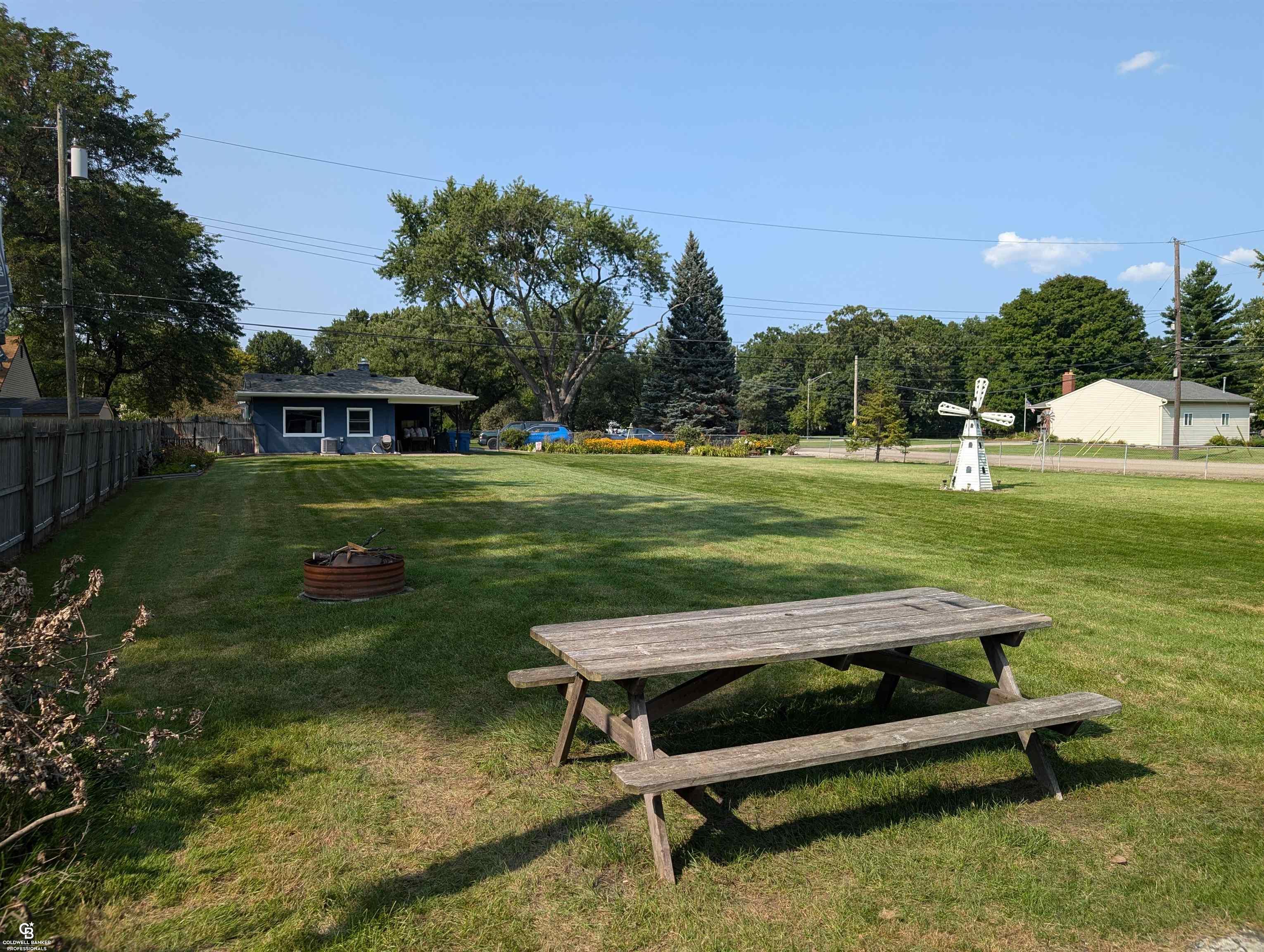 2234 East Thirteen Mile Road Warren, MI 48092 - Photo 13 of 28 50152320-52b71fa8-2076-4808-9adf-a8fd582fadf9.JPG