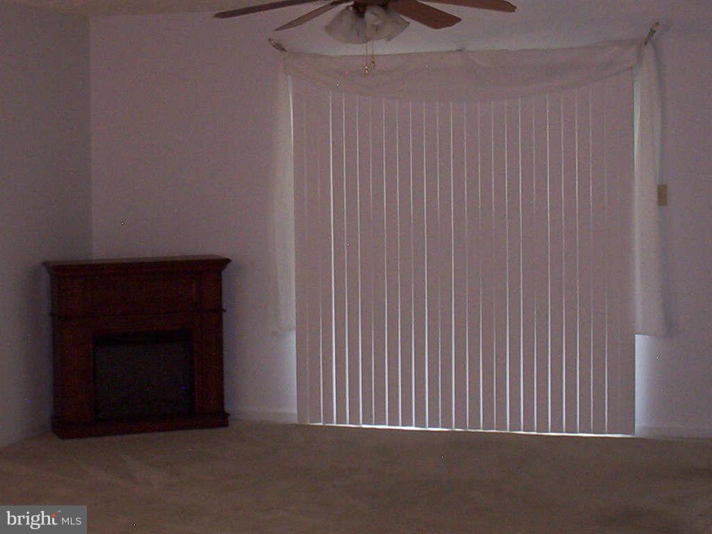 204 Ridgecrest Court Winchester, VA 22602 - Photo 6 of 13 Living Room