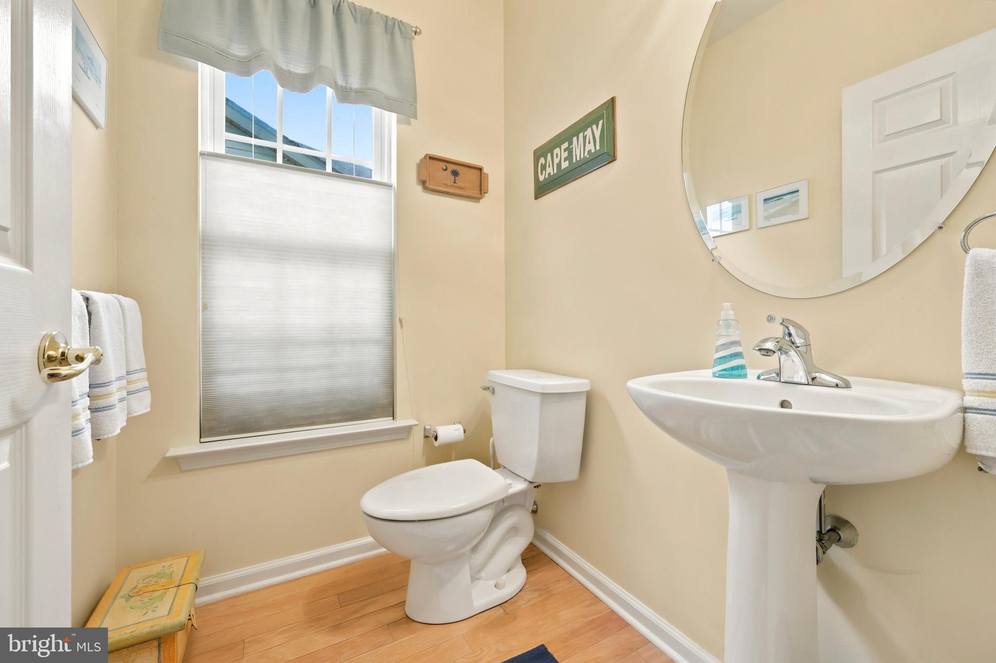 17 Brentwood Road Boothwyn, PA 19061 - Photo 12 of 26 Powder Room