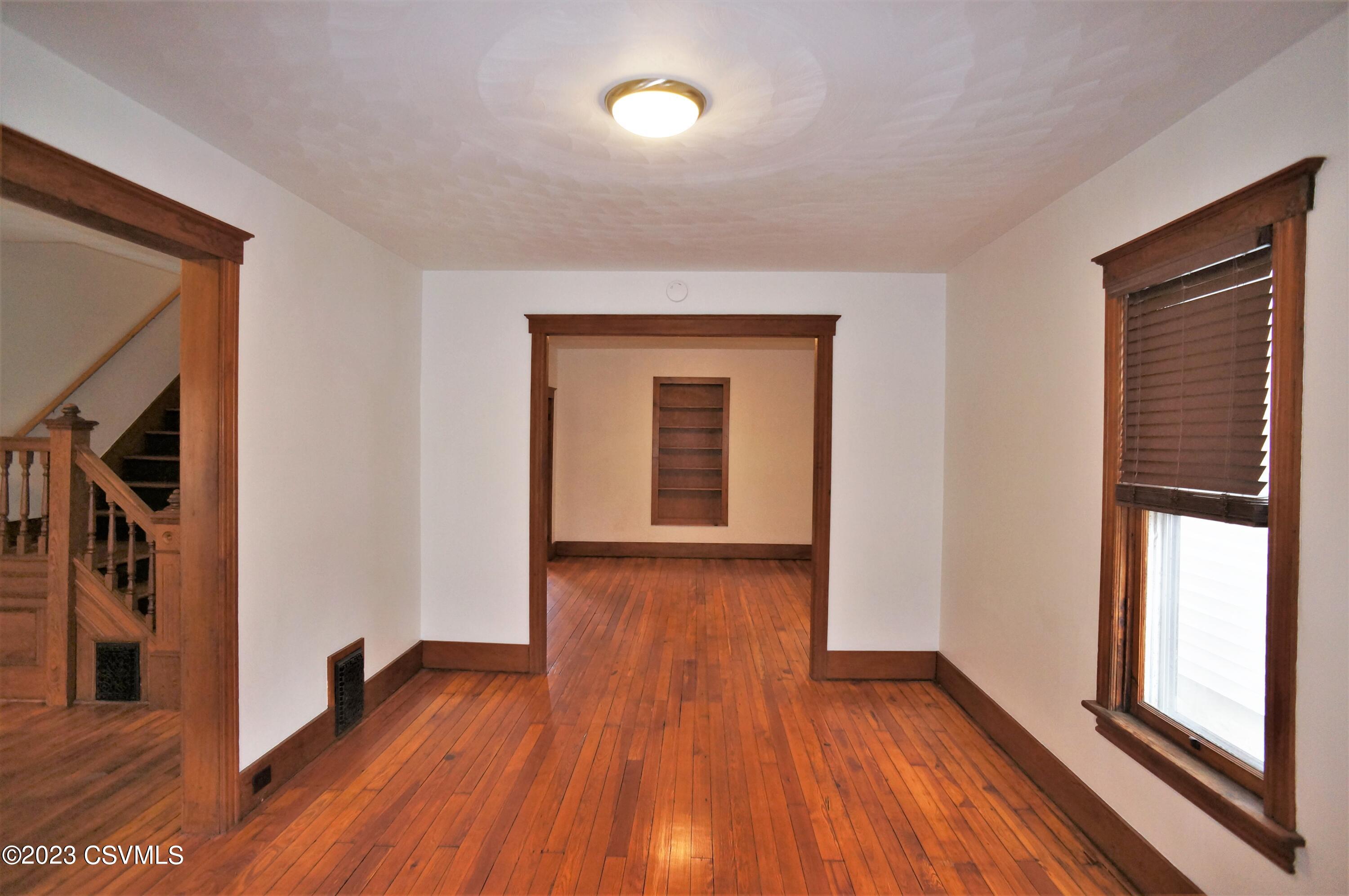 305 Walnut Street Milton, PA 17847 - Photo 4 of 22