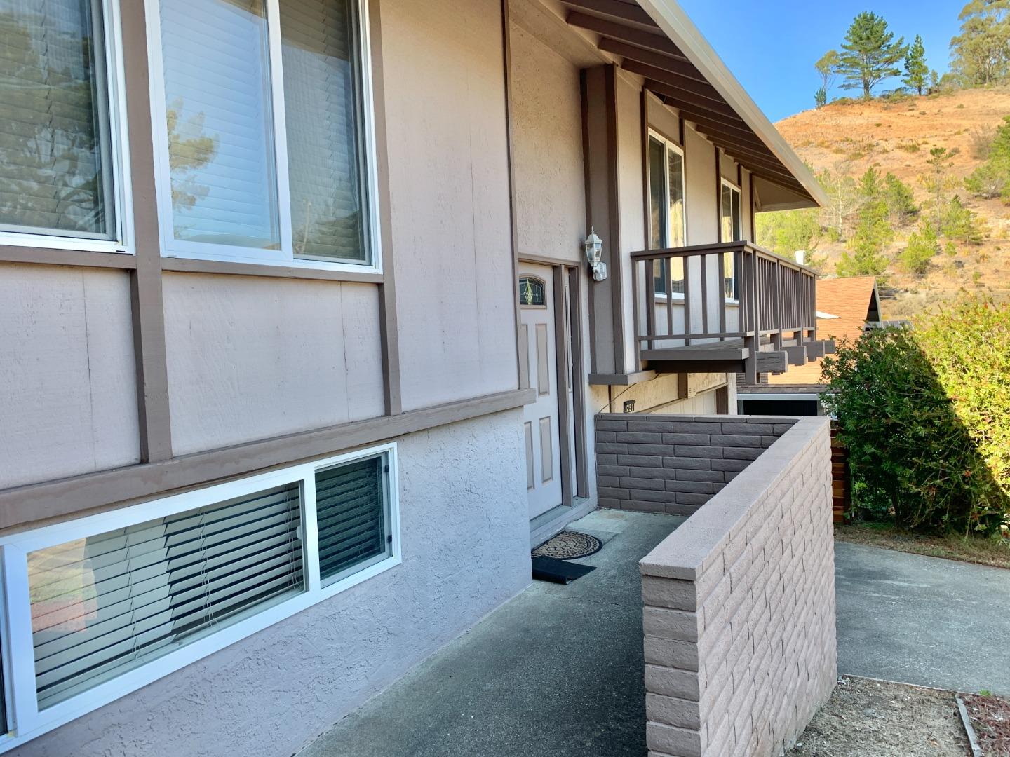 1291 Park Pacifica Avenue Pacifica, CA 94044 - Photo 3 of 18 a view of balcony and deck