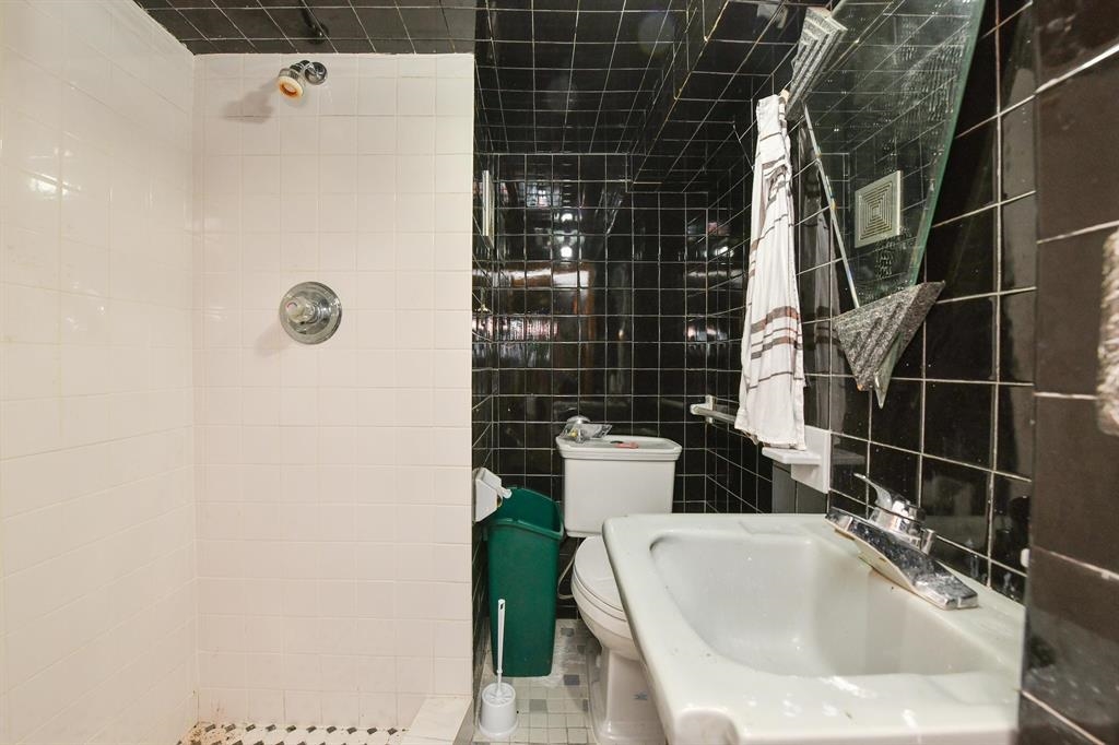 426 Hancock Place Fairview, NJ 07022 - Photo 5 of 14