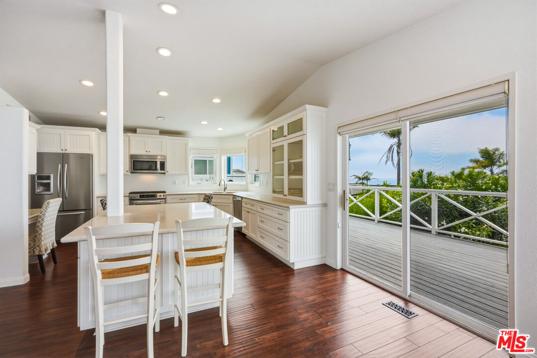 29500 Heathercliff Road, Unit 265 Malibu, CA 90265 - Photo 11 of 32