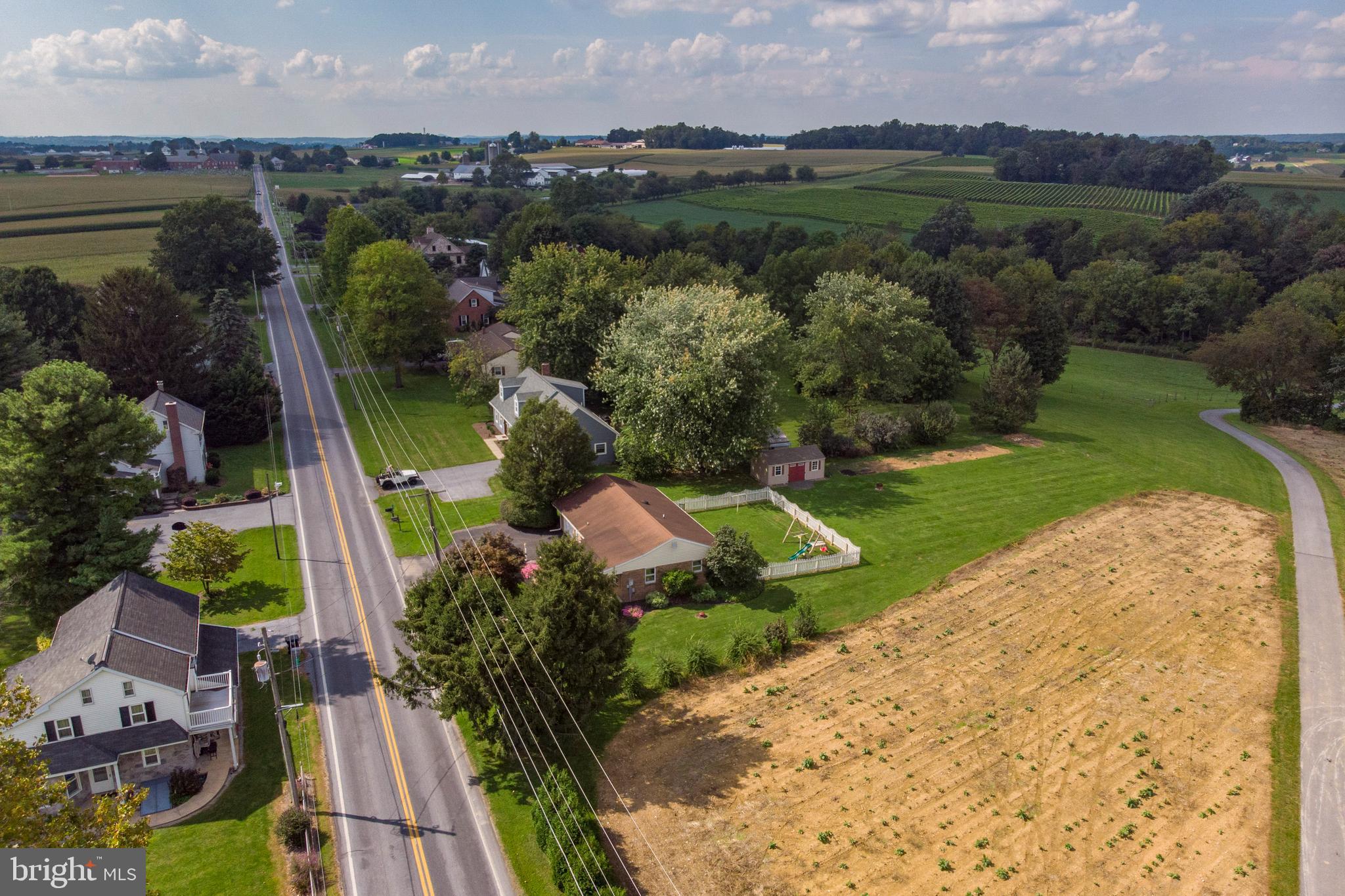 880 Hossler Road Manheim, PA 17545 - Photo 4 of 45