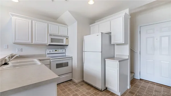 $320,000 | 316 Cedar Heights Drive, Unit 4C, Camdenton, MO 65020