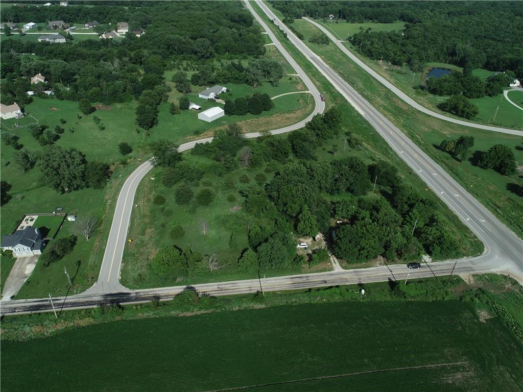 27865 New Lancaster Road Louisburg, KS 66053 - Photo 3 of 17 Gallery Image 3