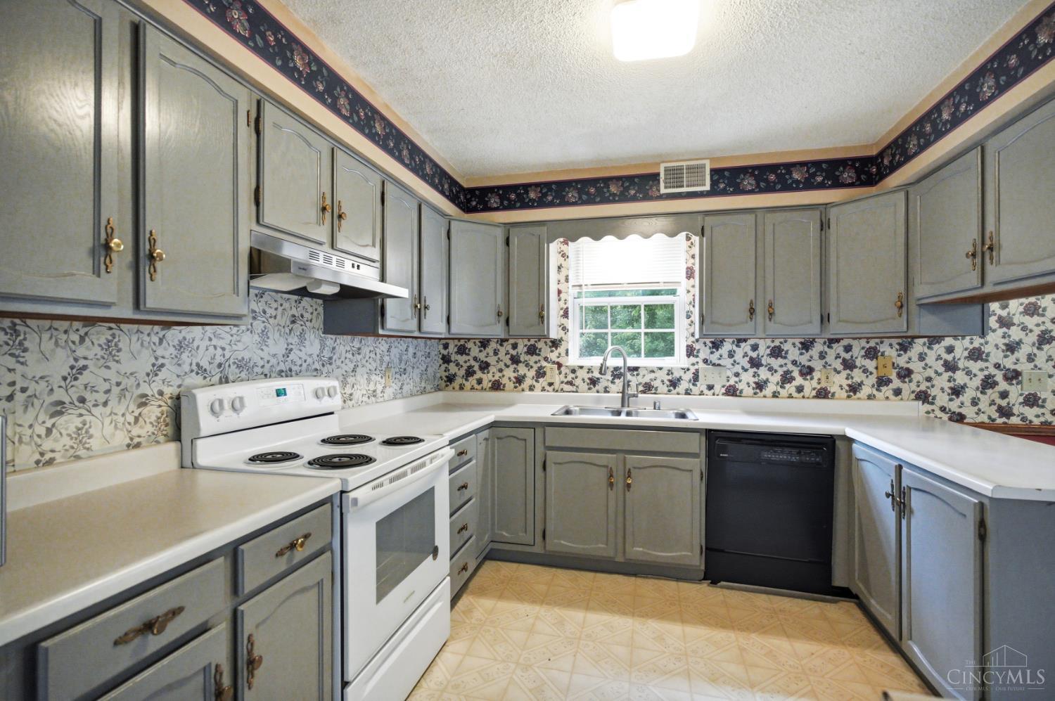 3435 Blue Rock Road Cincinnati, OH 45247 - Photo 23 of 49
