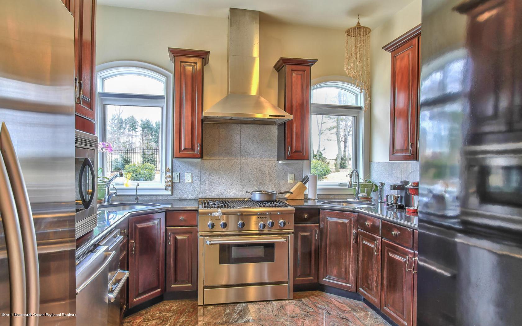 15 Mockingbird Drive Colts Neck, NJ 07722 - Photo 18 of 42 31