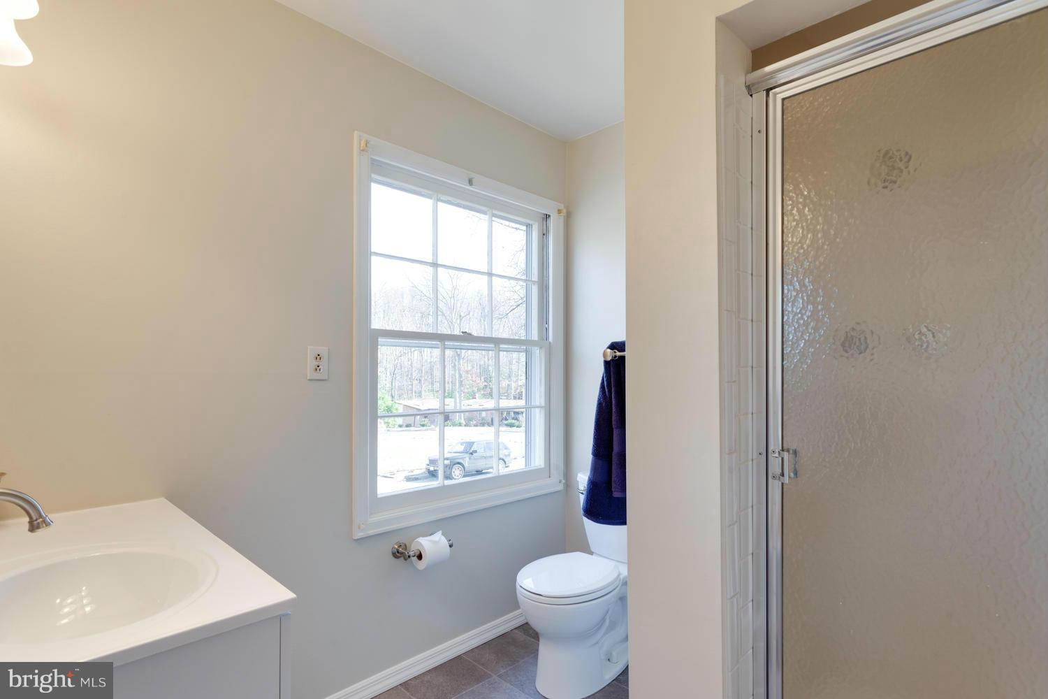 1700 Red Oak Circle Reston, VA 20190 - Photo 20 of 29 Bath (Master)