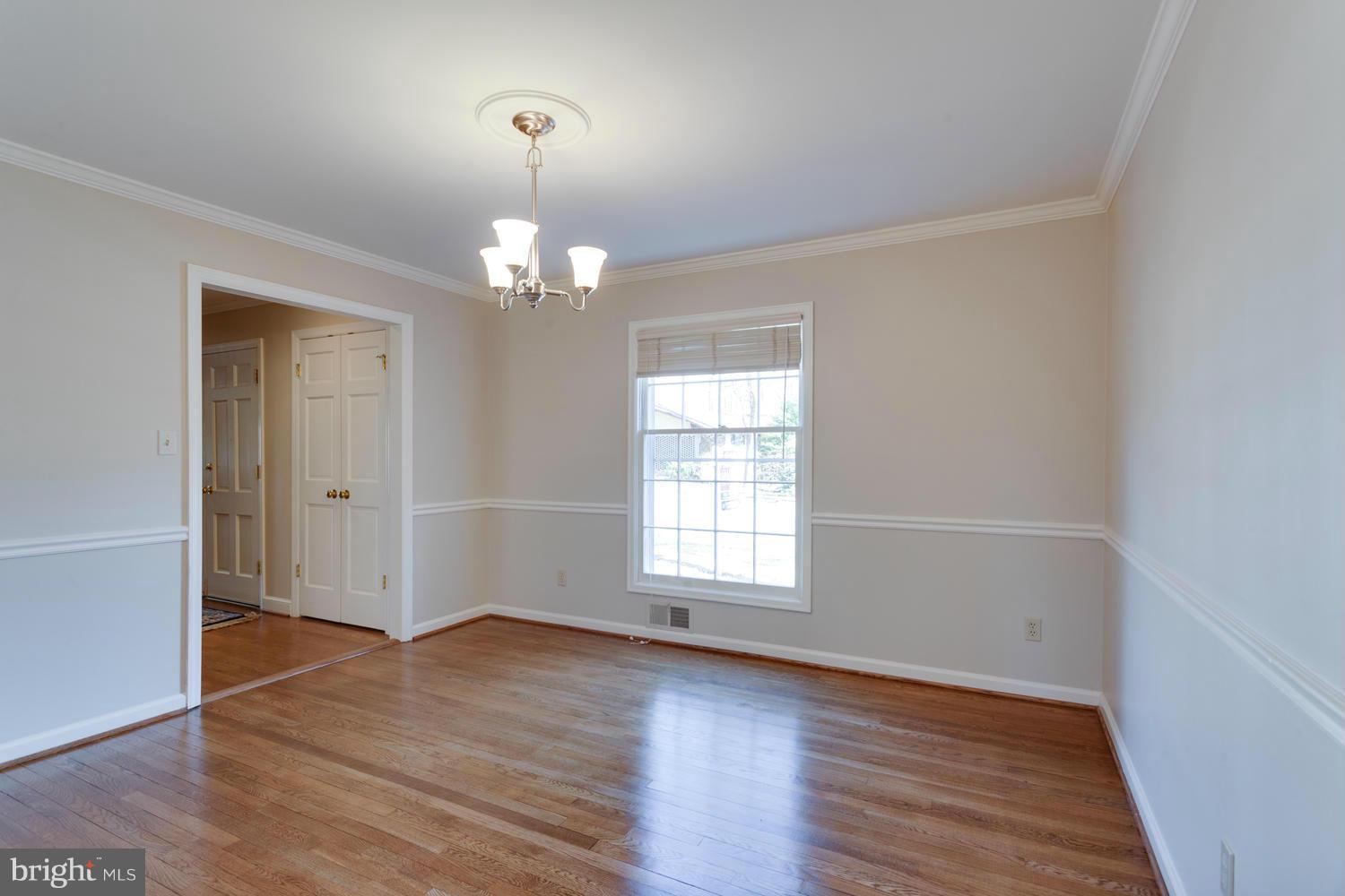 1700 Red Oak Circle Reston, VA 20190 - Photo 8 of 29 Dining Room