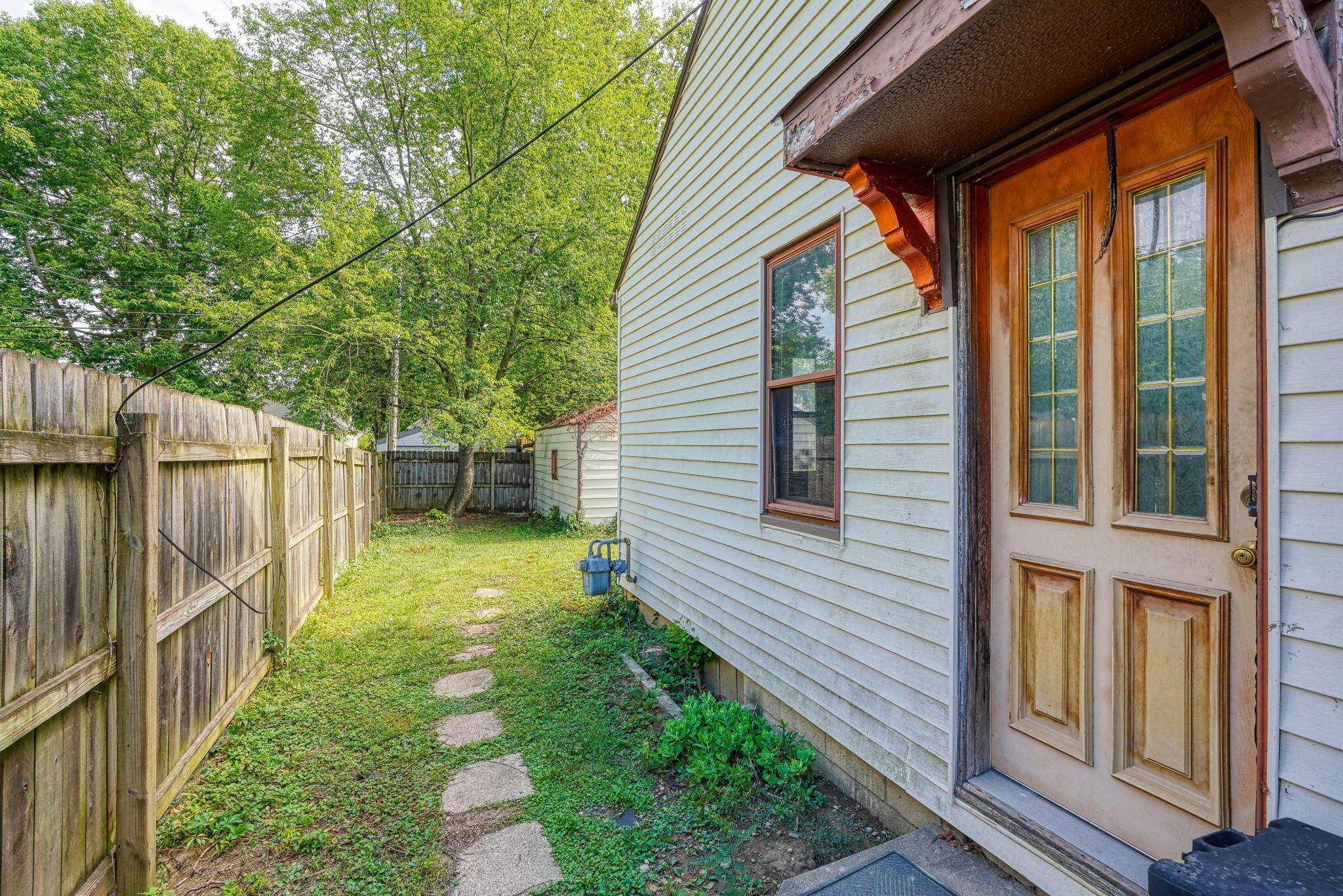 2746 Ruhl Avenue Columbus, OH 43209 - Photo 36 of 49 2746-2748 Ruhl Ave (7)