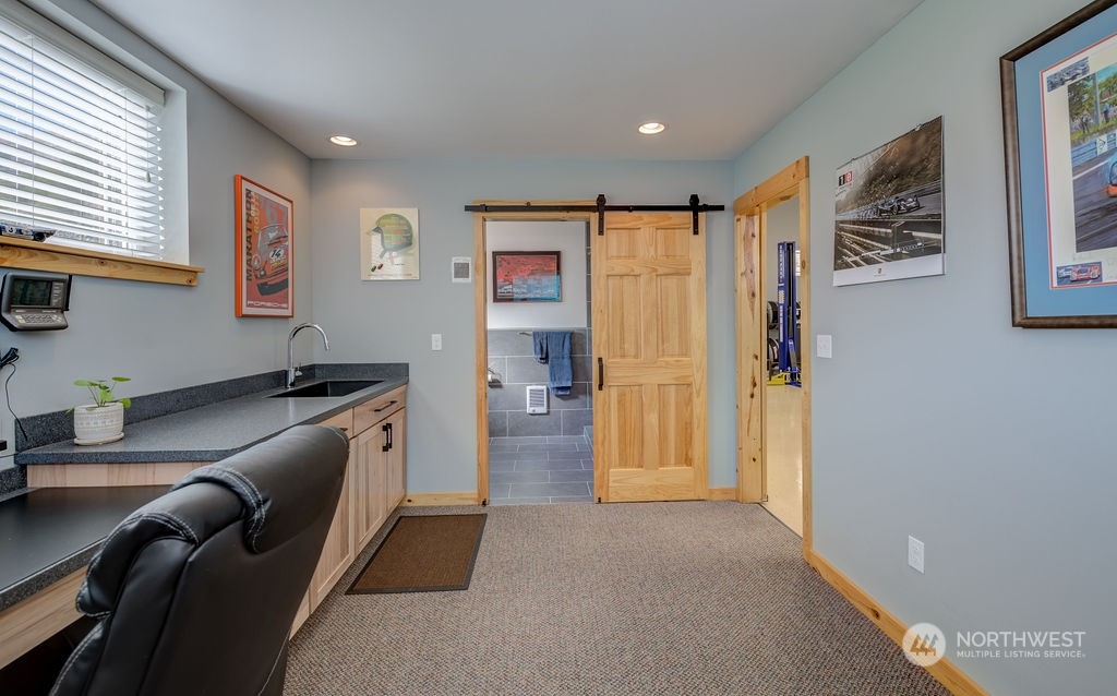 1611 Pitcher Canyon Road Wenatchee, WA 98801 - Photo 12 of 20 a hallway with furniture and window