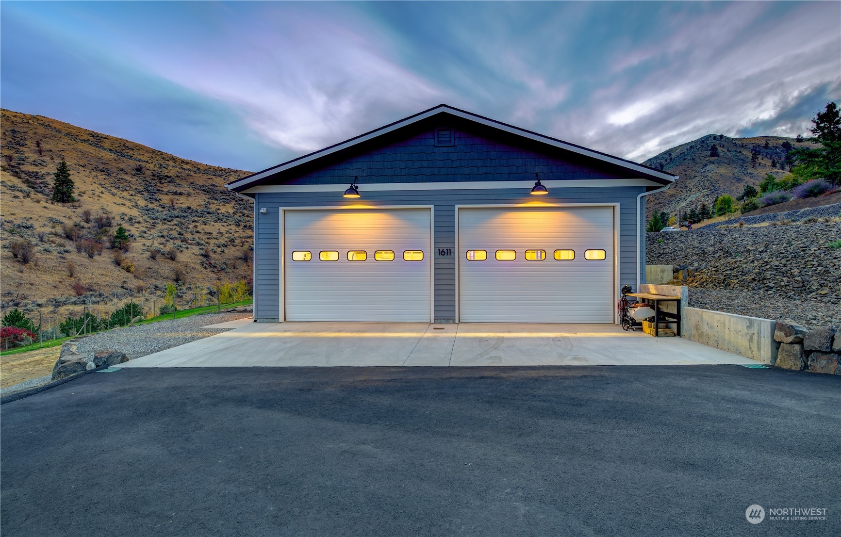 1611 Pitcher Canyon Road Wenatchee, WA 98801 - Photo 2 of 20