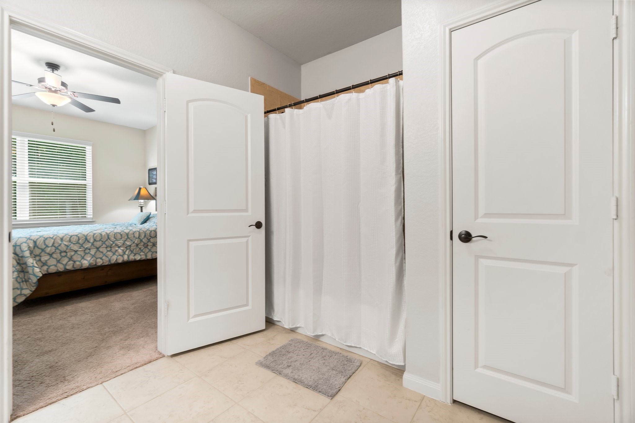 7643 Glaber Leaf Road Conroe, TX 77304 - Photo 14 of 26 The linen closet provides extra storage space.
