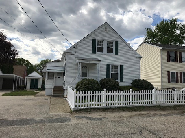 35 Darwin Street Woonsocket, RI 02895 - Photo 3 of 26