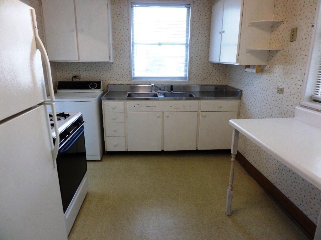 129 Goucher Circle Oak Ridge, TN 37830 - Photo 2 of 14 kitchen