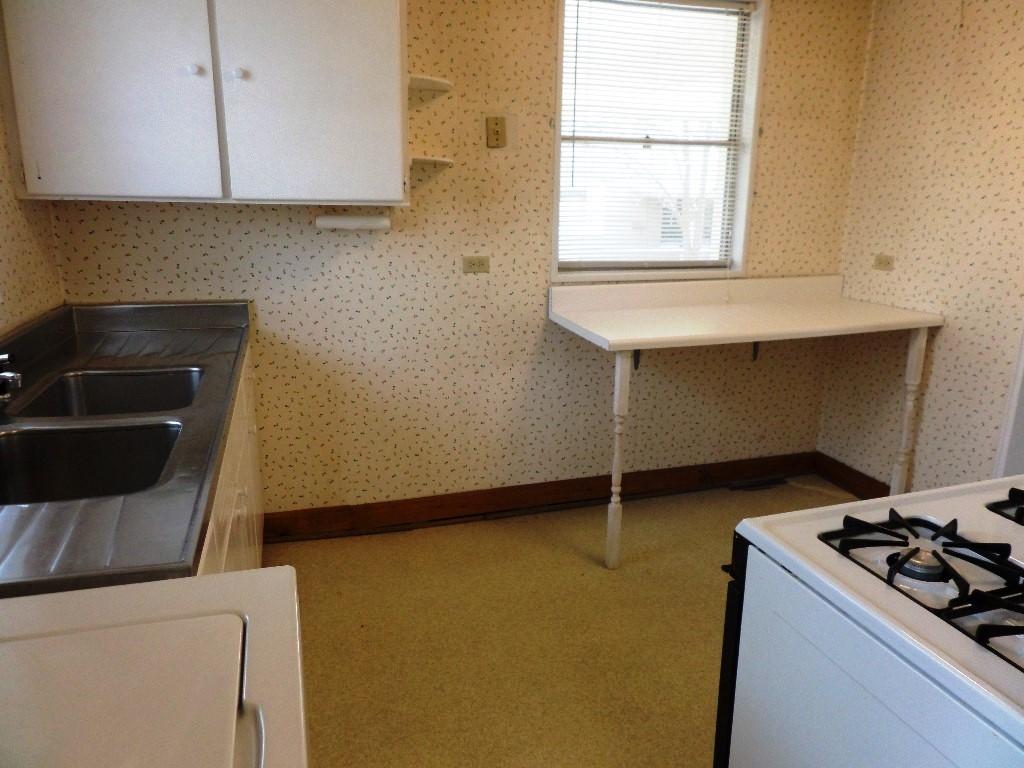 129 Goucher Circle Oak Ridge, TN 37830 - Photo 3 of 14 kitchen2