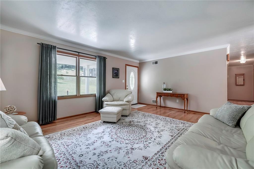 563 Leeper Road Georgetown, PA 15043 - Photo 5 of 25 Spacious and airy floor plan.