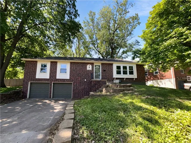 $240,000 | 15405 East 40th Street South, Independence, MO 64055