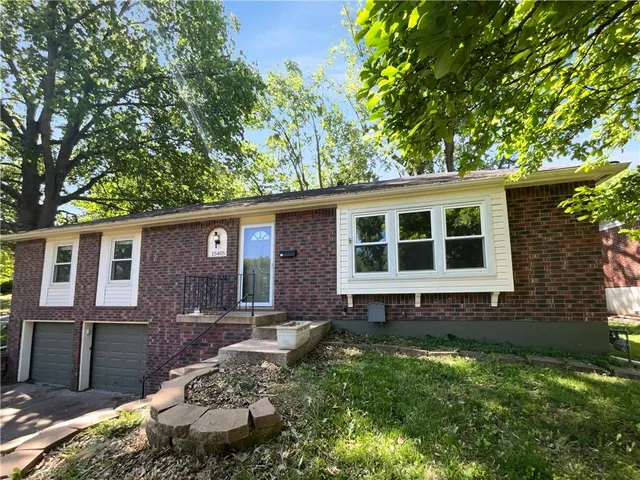 $240,000 | 15405 East 40th Street South, Independence, MO 64055