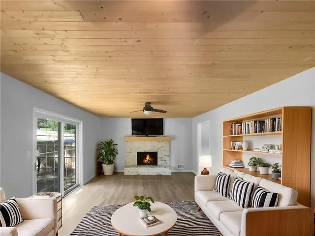 $240,000 | 15405 East 40th Street South, Independence, MO 64055