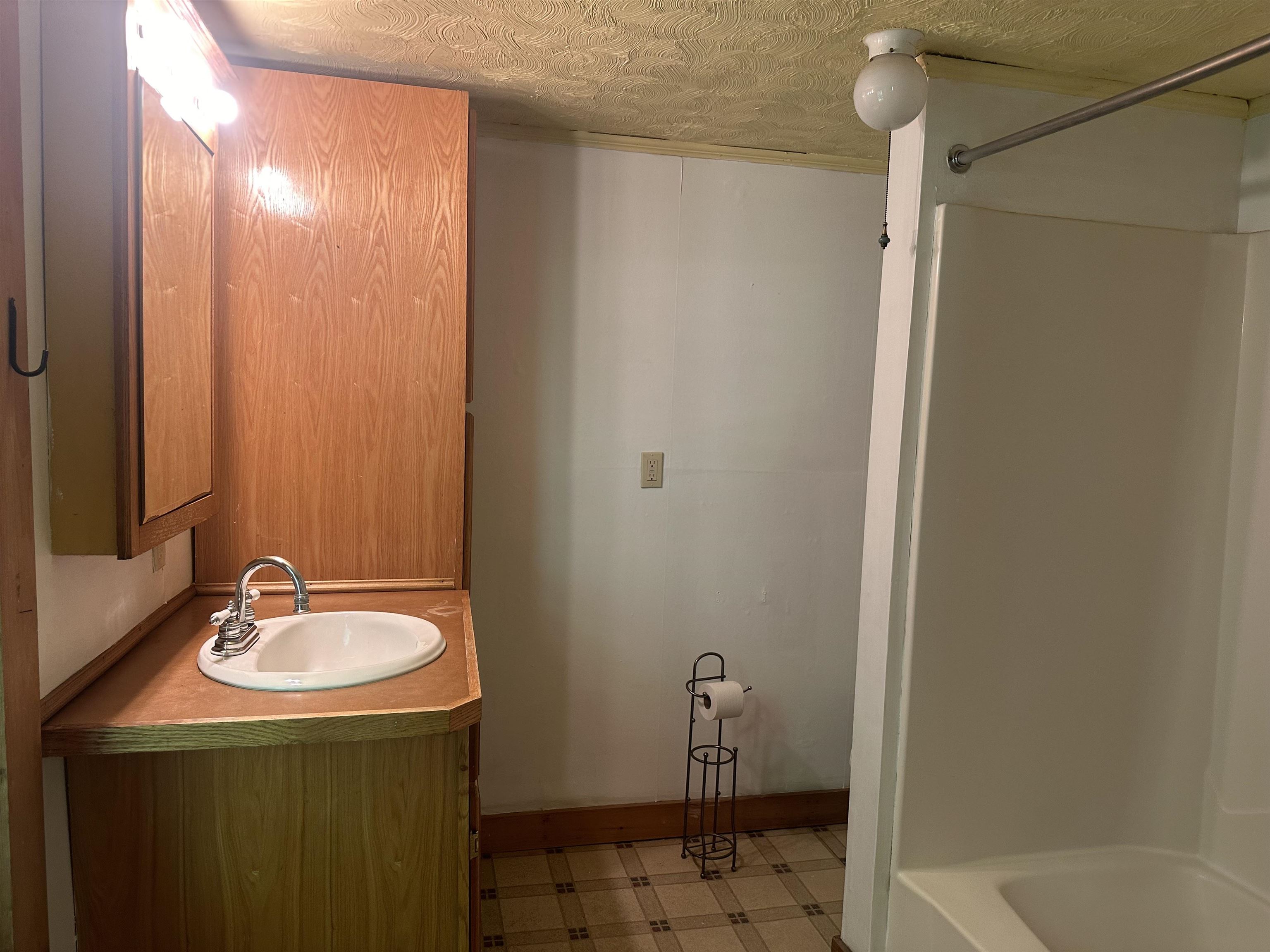 1047 Kenyon Hill Road Sharon, VT 05068 - Photo 6 of 18 Gallery Image 6
