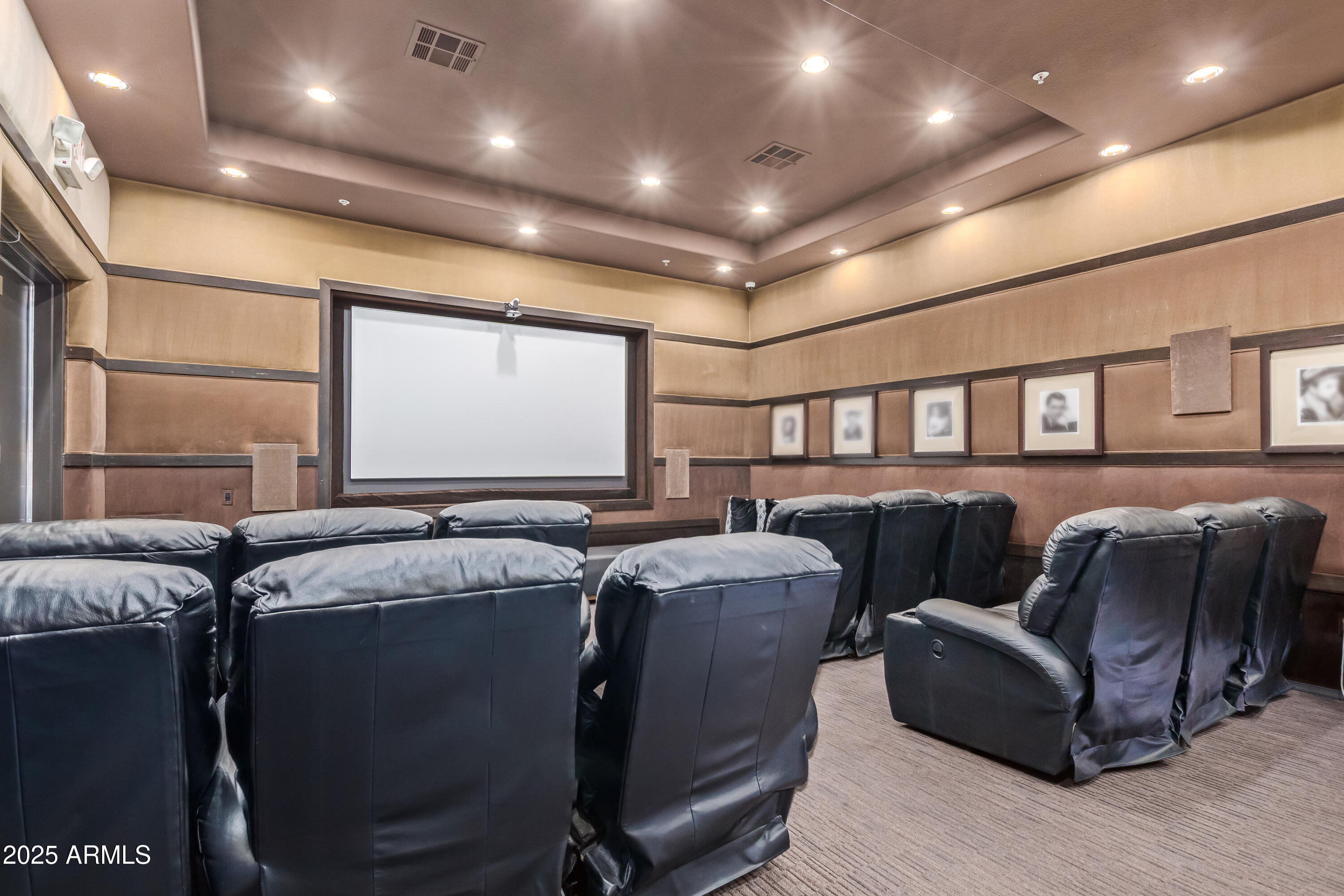 19777 North 76th Street, Unit 1337 Scottsdale, AZ 85255 - Photo 28 of 33 a living room with furniture