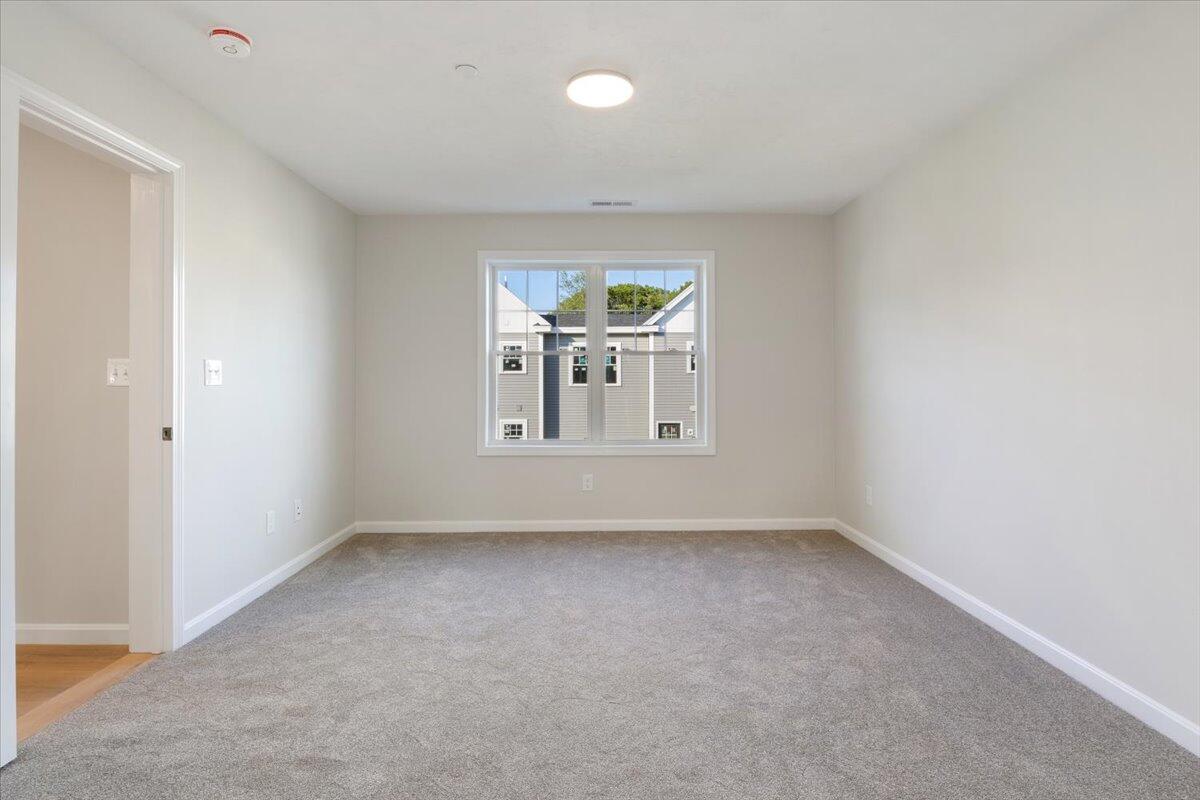 25 Regency Circle, Unit 2 Kittery, ME 03904 - Photo 16 of 26 14-33_Regency_Cir_14