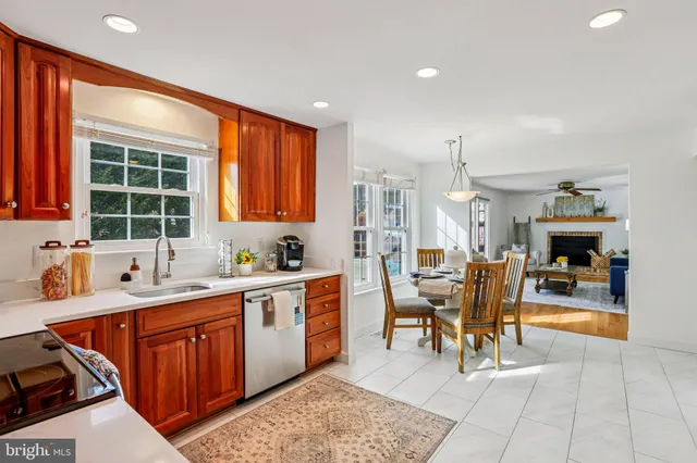 $599,000 | 9904 Durango Drive, Damascus, MD 20872