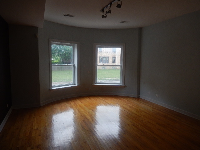 515 East 44th Street, Unit 1 Chicago, IL 60653 - Photo 2 of 17