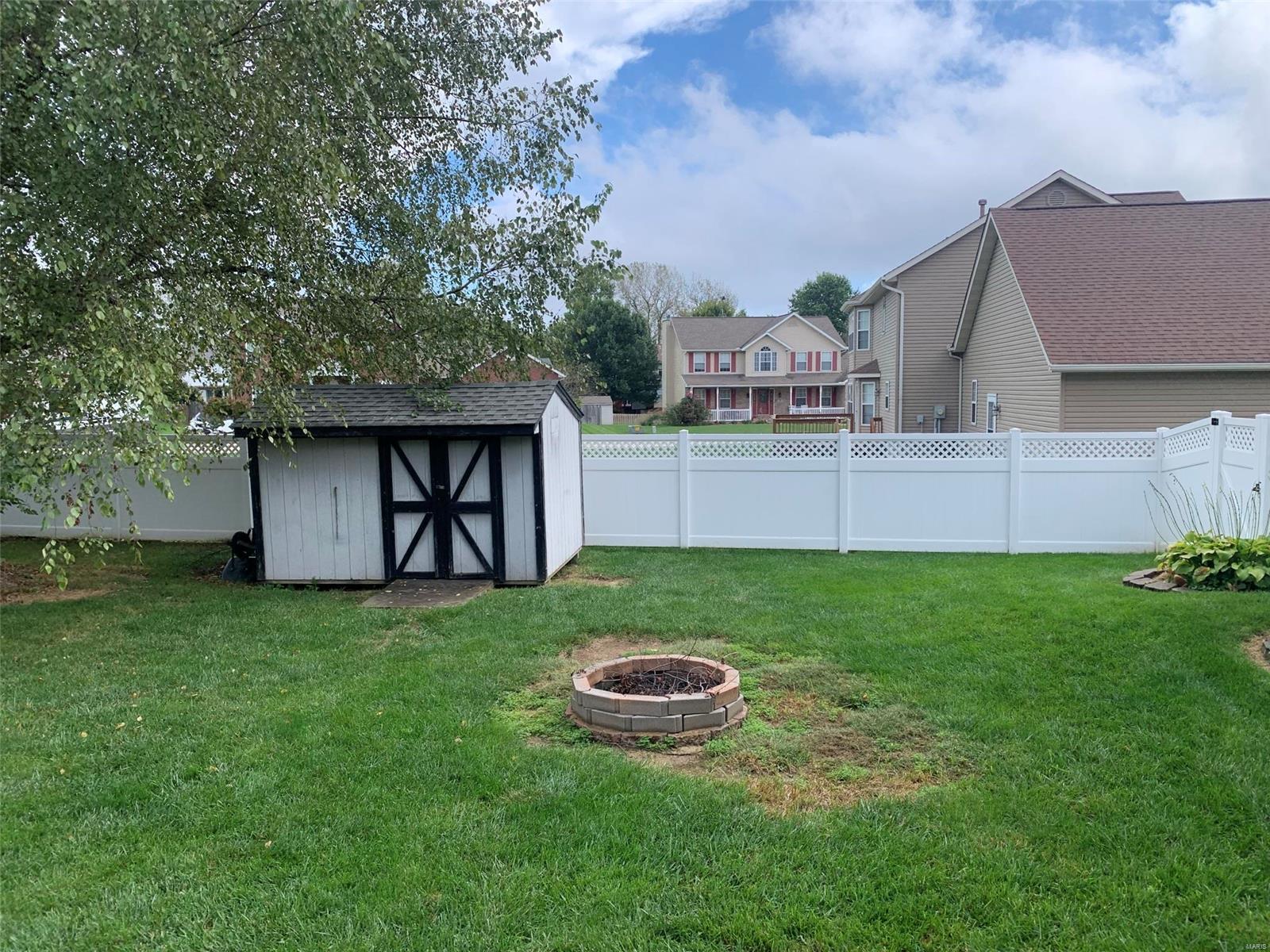 322 Fairwood Hills Road O'Fallon, IL 62269 - Photo 16 of 17 Gallery Image 16