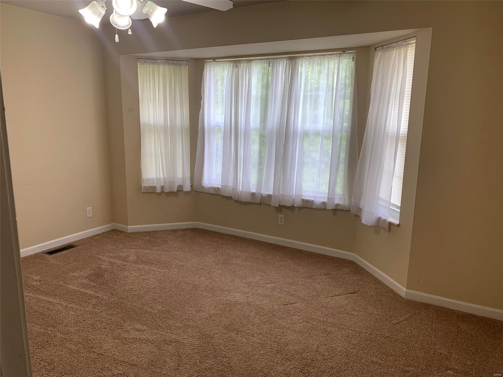 322 Fairwood Hills Road O'Fallon, IL 62269 - Photo 2 of 17 Gallery Image 2