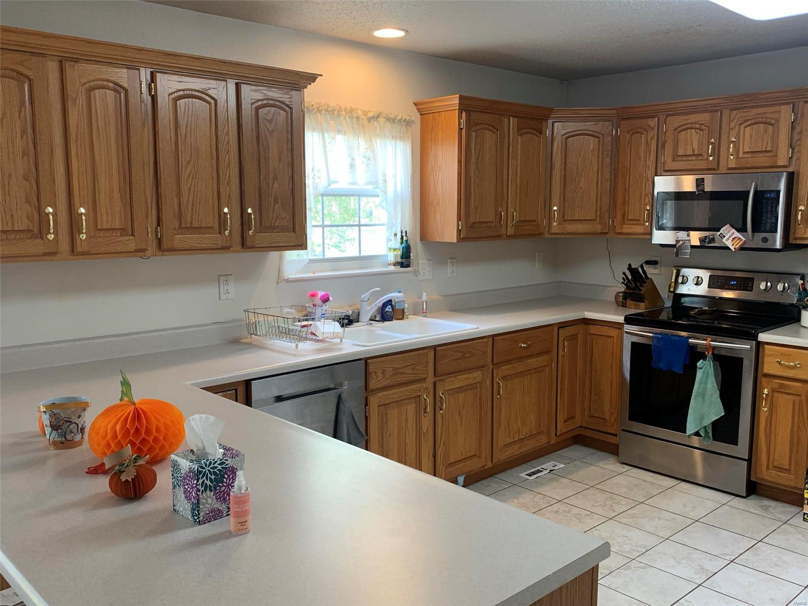 322 Fairwood Hills Road O'Fallon, IL 62269 - Photo 3 of 17 Gallery Image 3