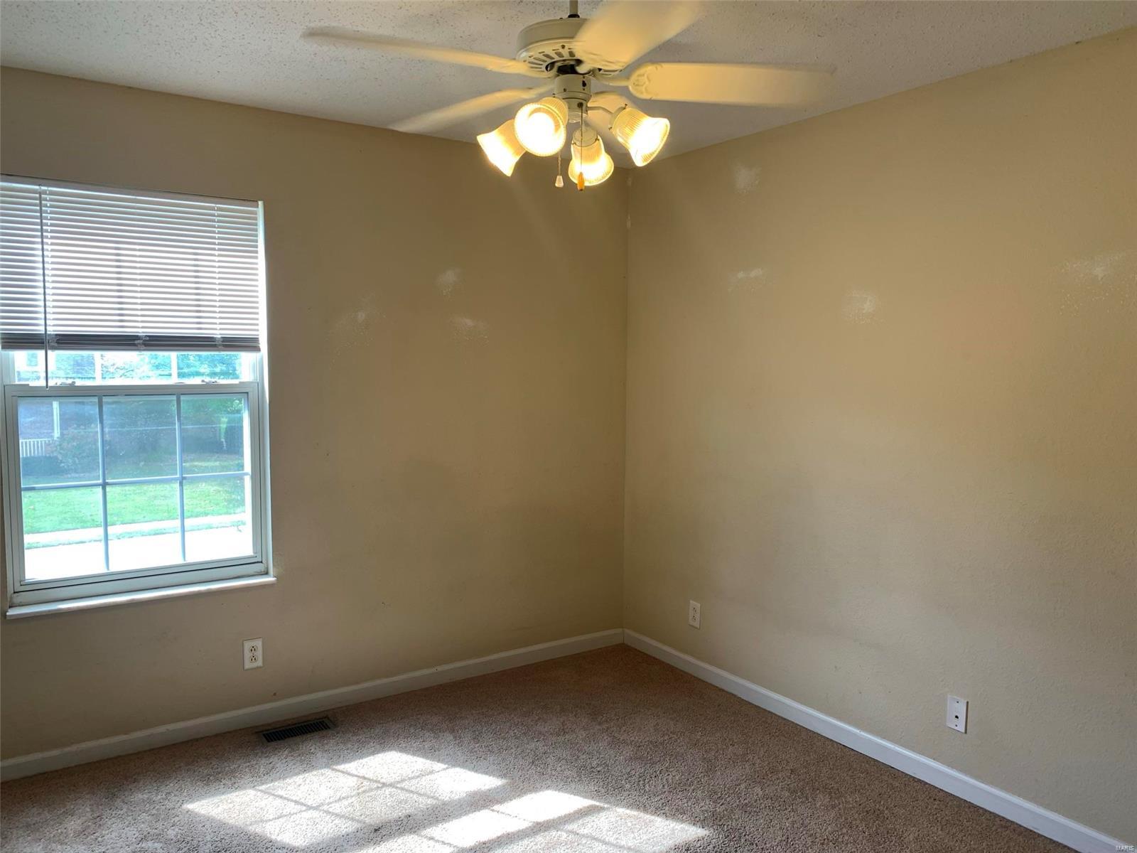 322 Fairwood Hills Road O'Fallon, IL 62269 - Photo 8 of 17 Gallery Image 8