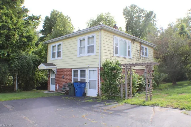 $380,000 | 234 Hylton Street, Mount Airy, NC 27030