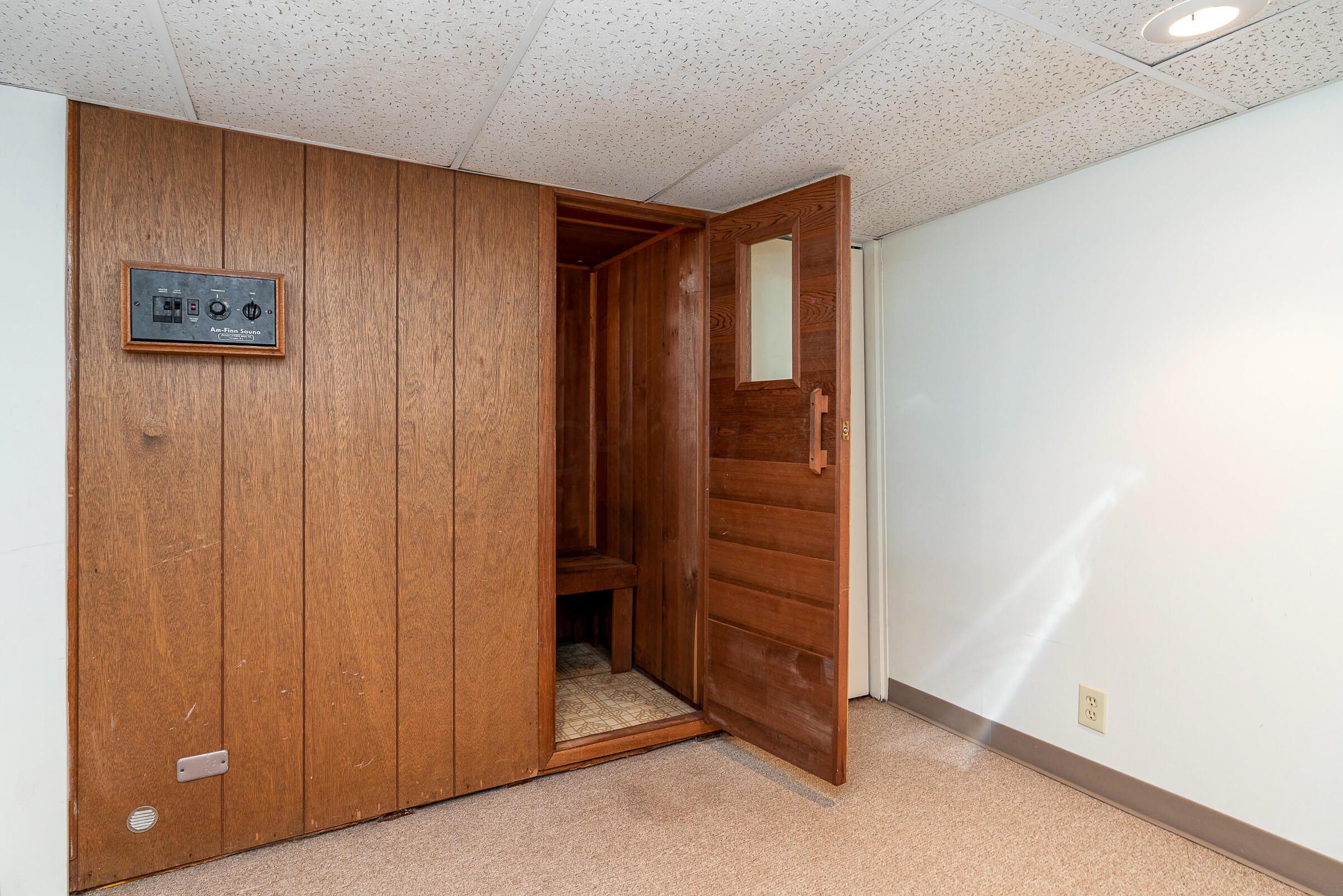 1733 Cardiff Road Columbus, OH 43221 - Photo 7 of 54 Sauna