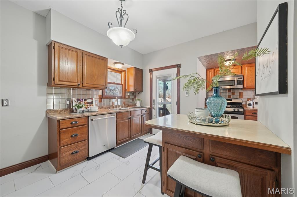 517 Clark Avenue Webster Groves, MO 63119 - Photo 12 of 32