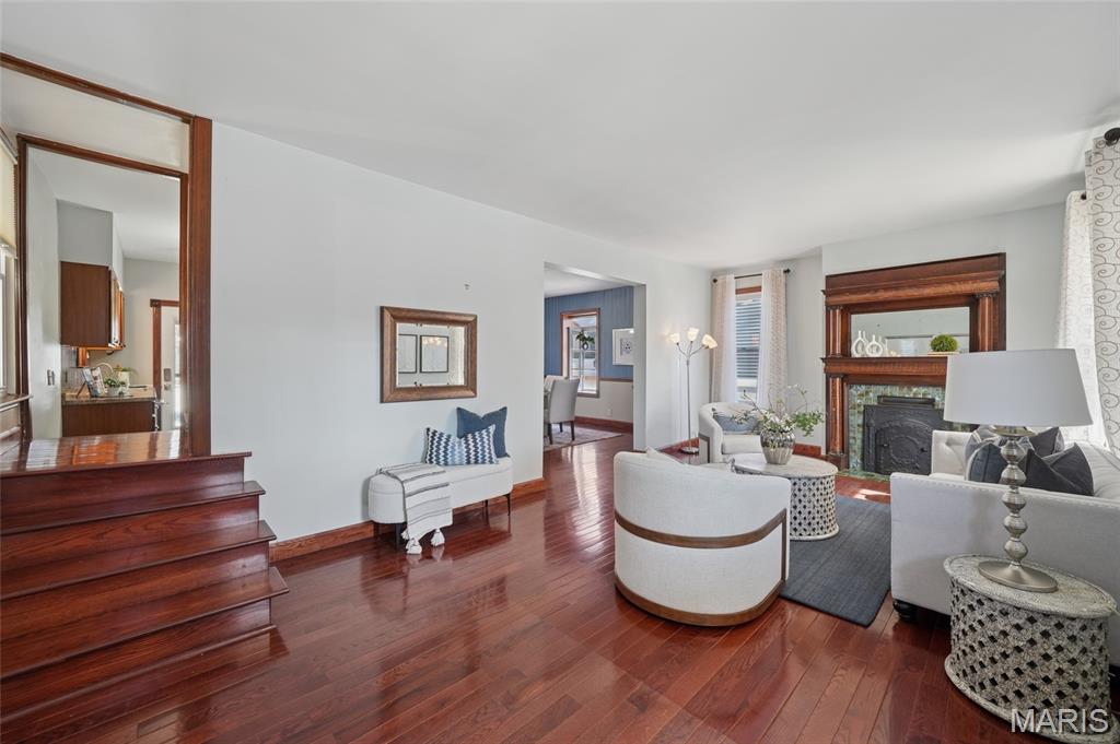 517 Clark Avenue Webster Groves, MO 63119 - Photo 4 of 32