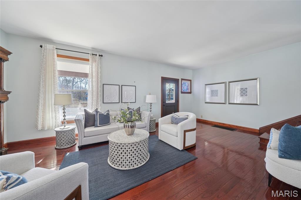 517 Clark Avenue Webster Groves, MO 63119 - Photo 8 of 32