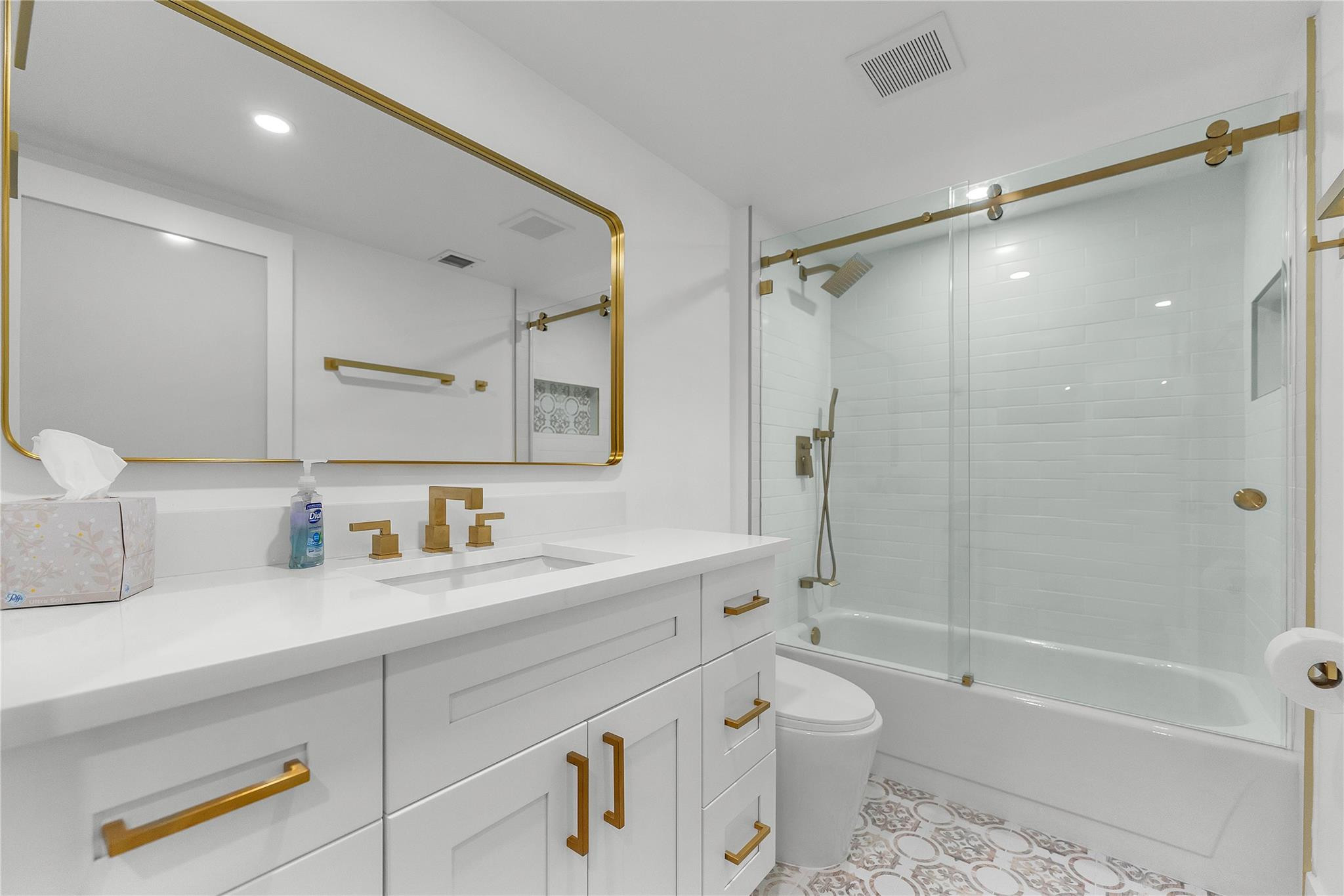 6121 Balboa Circle, Unit 404 Boca Raton, FL 33433 - Photo 3 of 23 Photo 4
