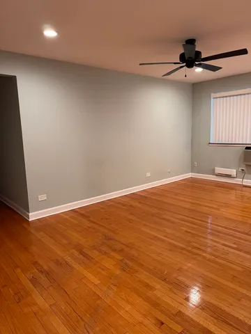 $1,800 | 705 Strom Drive, Unit 2D, West Dundee, IL 60118