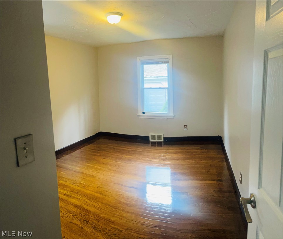 1375 Brookline Road Cleveland, OH 44121 - Photo 8 of 22
