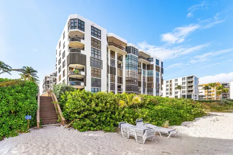 $675,000 | 1155 Hillsboro Mile, Unit 109, Hillsboro Beach, FL 33062