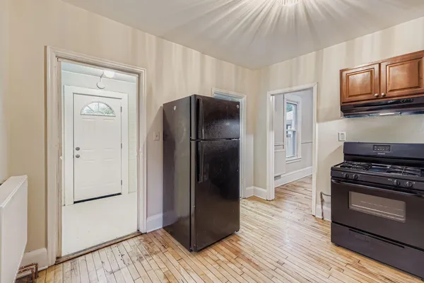 $2,250 | 2939 Russell Avenue North, Minneapolis, MN 55411