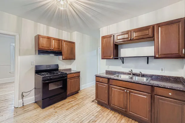 $2,399 | 2939 Russell Avenue North, Minneapolis, MN 55411